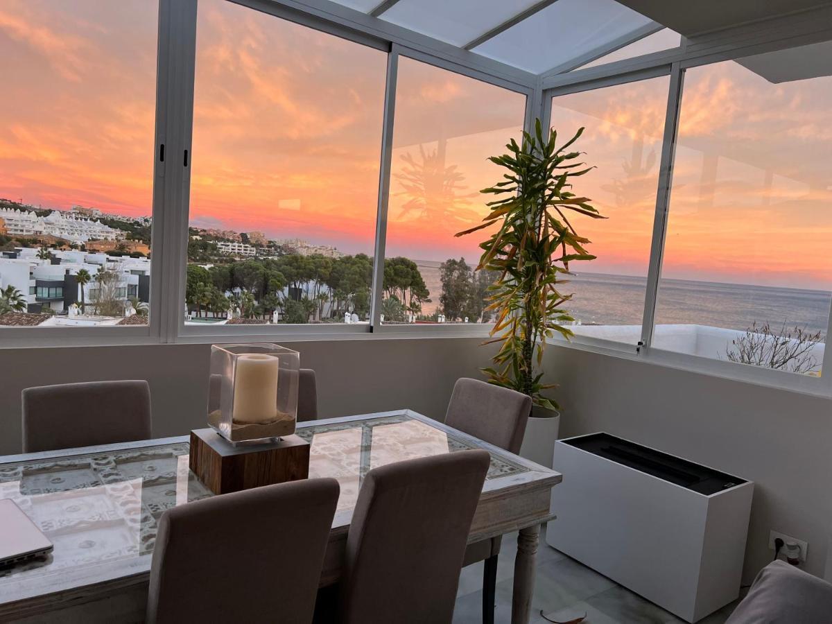 On The Beach - Penthouse On The Mediterranean エステポナ エクステリア 写真