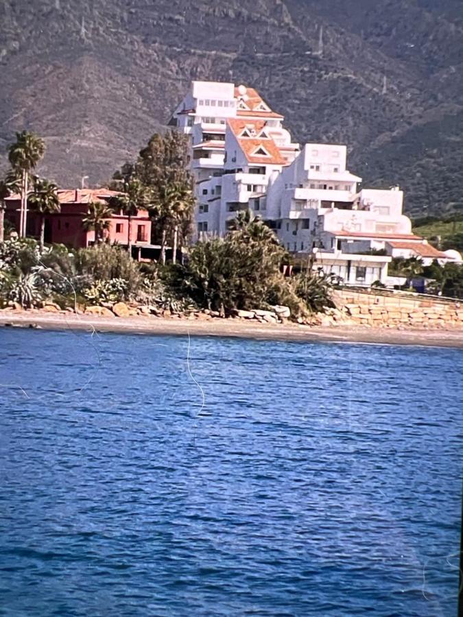 On The Beach - Penthouse On The Mediterranean エステポナ エクステリア 写真